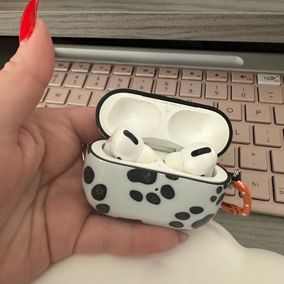 AirPods Pro. First gen -Sold - Picture 3 of 3